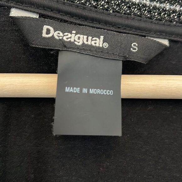 DESIGUAL black blouse size small - Picture 3 of 7
